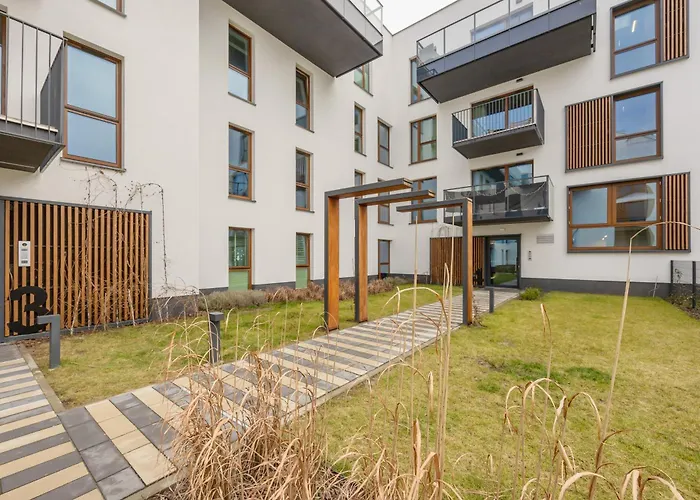 Lux Pastel Oasis Family With Parking & Gym By Renters Prestige