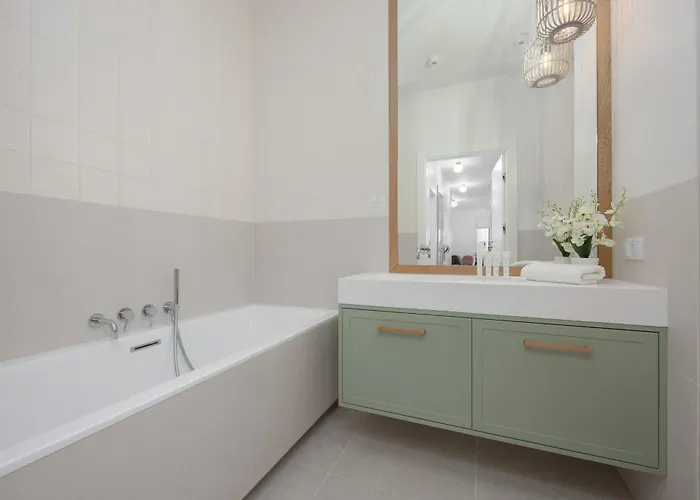 Lux Pastel Oasis Family With Parking & Gym By Renters Prestige Daire *