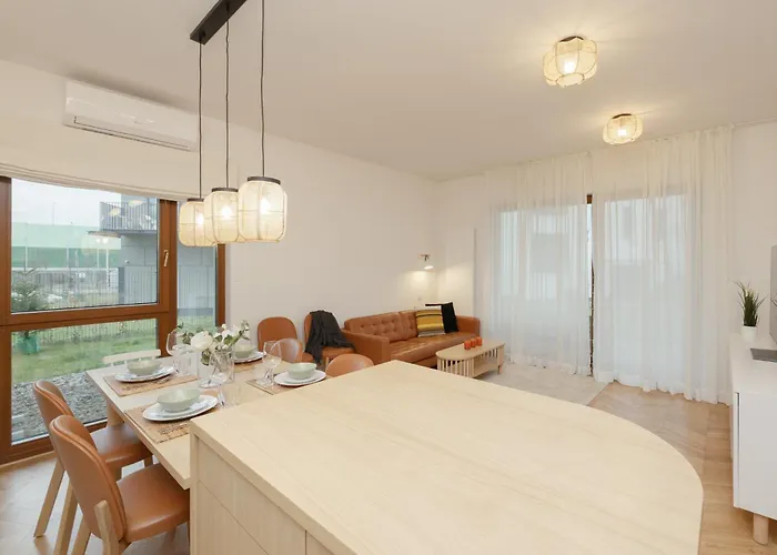 Lux Pastel Oasis Family With Parking & Gym By Renters Prestige Daire Varşova