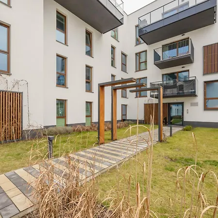 Lux Pastel Oasis Family With Parking & Gym By Renters Prestige