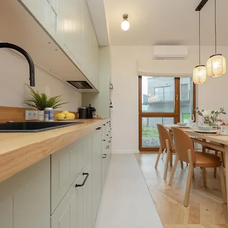 Lux Pastel Oasis Family With Parking & Gym By Renters Prestige * 华沙