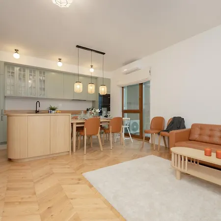 Lux Pastel Oasis Family With Parking & Gym By Renters Prestige