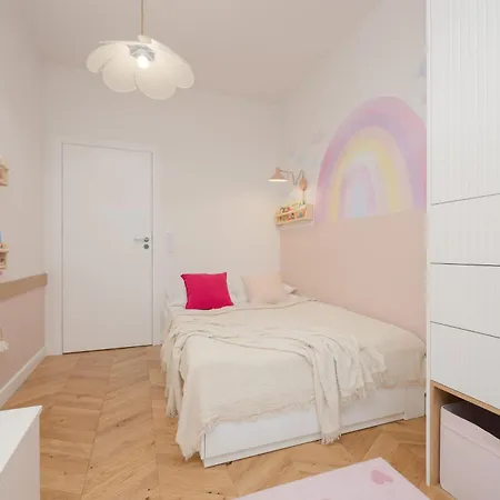 Апартаменты Lux Pastel Oasis Family With Parking & Gym By Renters Prestige