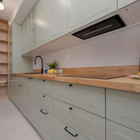 Lux Pastel Oasis Family With Parking & Gym By Renters Prestige *