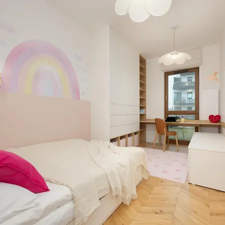 Lux Pastel Oasis Family With Parking & Gym By Renters Prestige Apartment