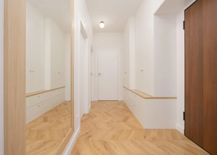 Lux Pastel Oasis Family With Parking & Gym By Renters Prestige *